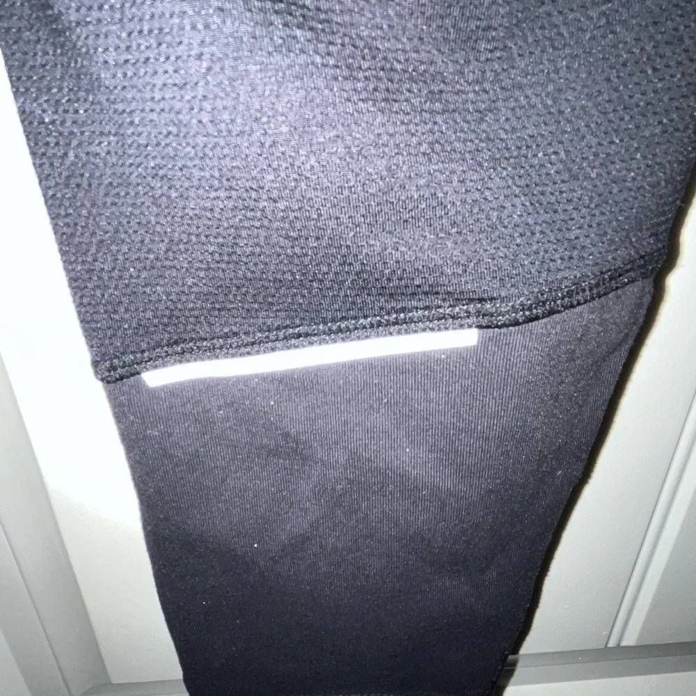 Athleta Black Skirted Crop Leggings, ruched sides, reflective markings, Small